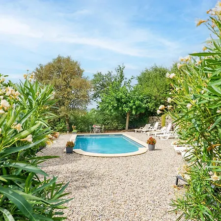Du Mas St Esprit Avec Piscine *