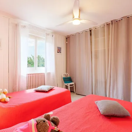 Casa de Férias Du Mas St Esprit Avec Piscine *